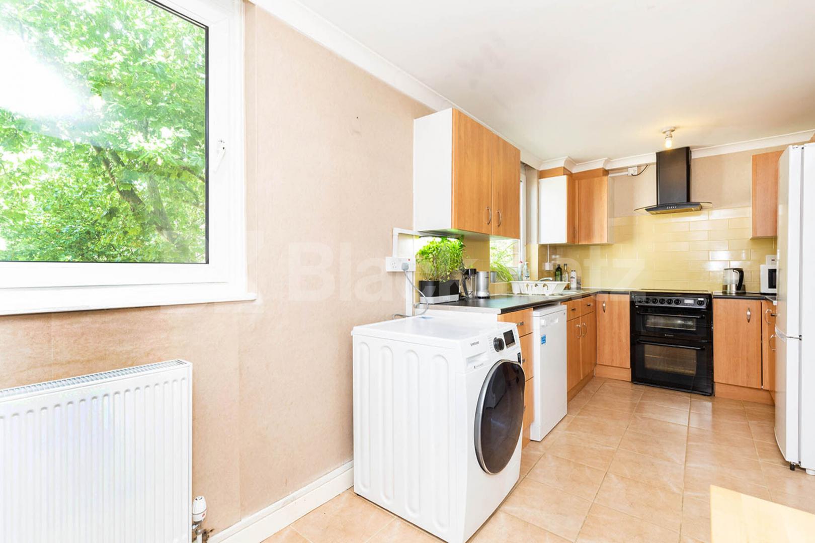 spacious split lever 3 bedroom with large balcony a short walk to underground Sanders Way, Archway